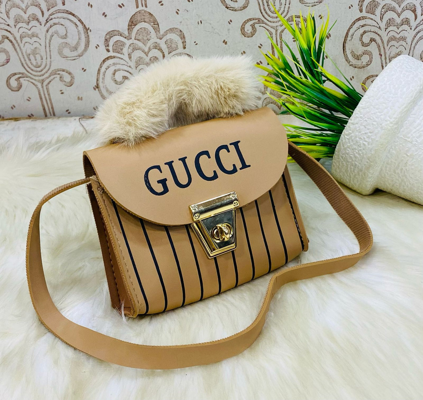 GUCCI Cross Body Bag