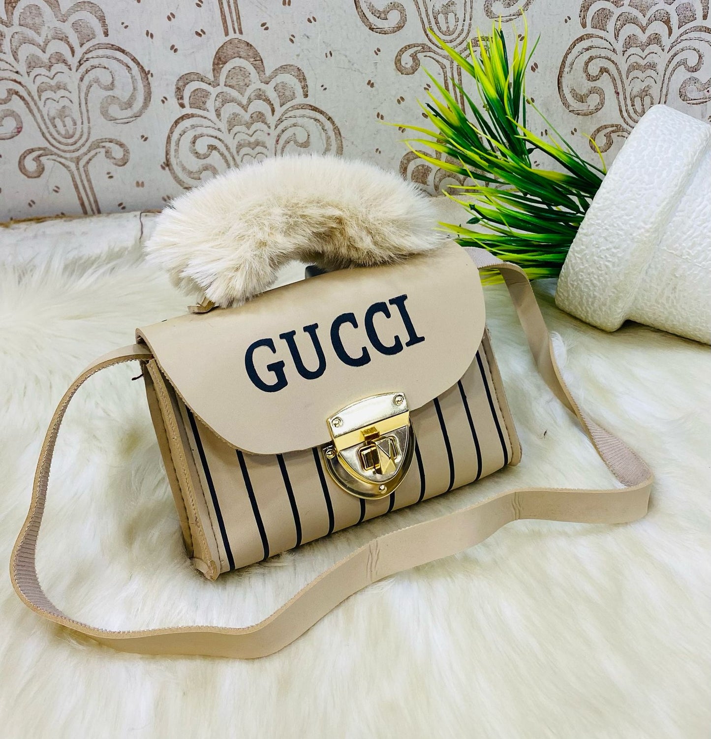 GUCCI Cross Body Bag