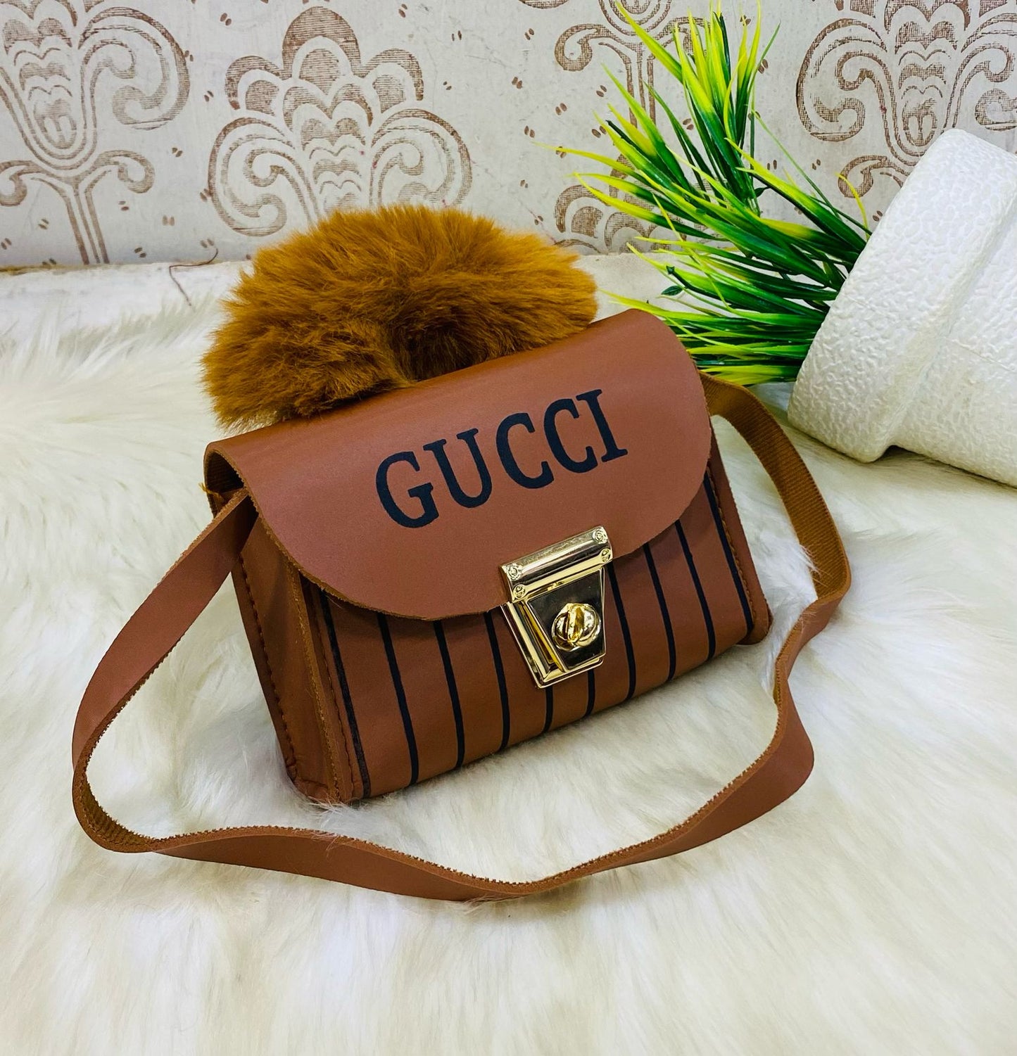 GUCCI Cross Body Bag